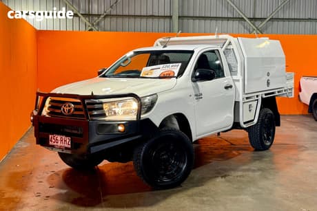 White 2017 Toyota Hilux Cab Chassis Sr (4X4)