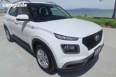 White 2025 Hyundai Venue Wagon