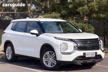 White 2024 Mitsubishi Outlander Wagon Es 5 Seat (2Wd)