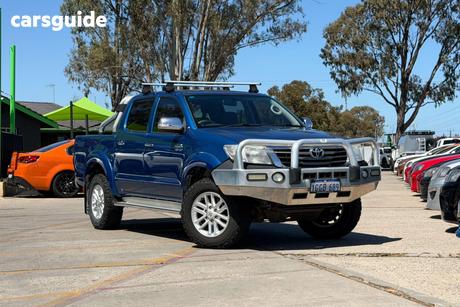 Blue 2013 Toyota Hilux Dual Cab Pick-up Sr5 (4X4)