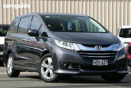 Grey 2014 Honda Odyssey Wagon Vti