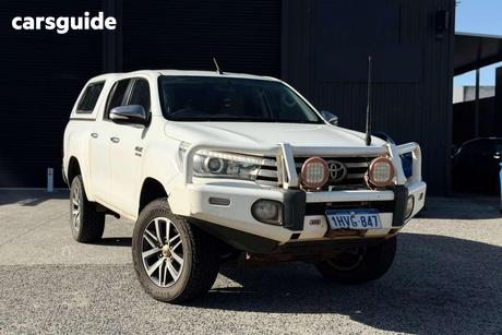White 2015 Toyota Hilux Dual Cab Utility Sr5 (4X4)