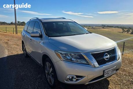 Silver 2013 Nissan Pathfinder Wagon Ti (4X2)