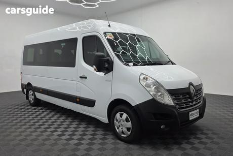 White 2019 Renault Master Bus Lwb Mid