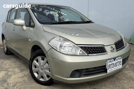 Gold 2006 Nissan Tiida Hatchback St