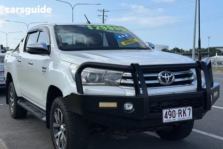 White 2018 Toyota Hilux Double Cab Pick Up Sr5 (4X4)