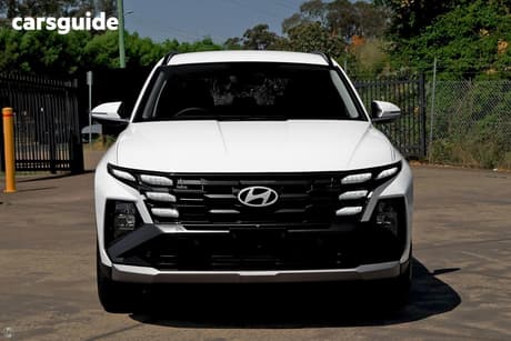 White 2026 Hyundai Tucson Wagon Hybrid (Fwd)