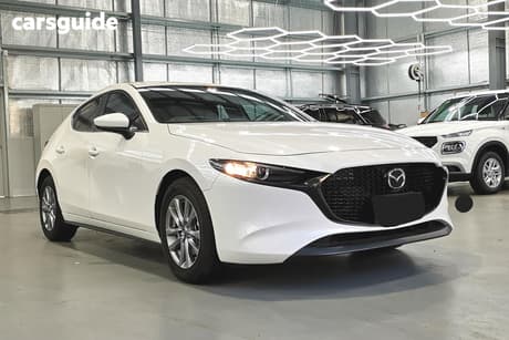White 2024 Mazda 3 Hatchback G20 Pure