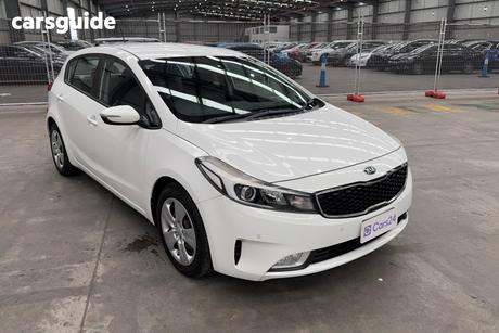 White 2016 Kia Cerato Hatchback S