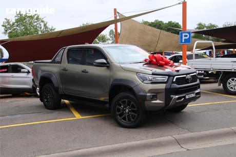 Bronze 2024 Toyota Hilux Double Cab Pick Up Rogue 48V (4X4)