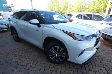 White 2023 Toyota Kluger SUV