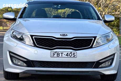 White 2011 Kia Optima Sedan Platinum