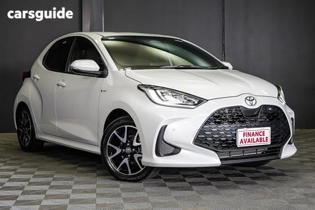 White 2025 Toyota Yaris Hatchback Sx Hybrid