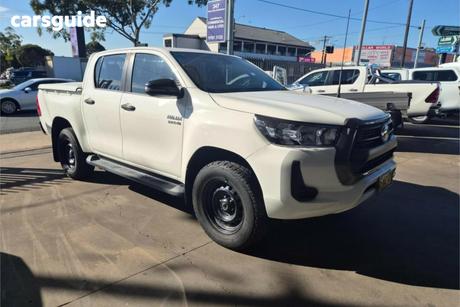 White 2021 Toyota Hilux Double Cab Pick Up Sr (4X4)