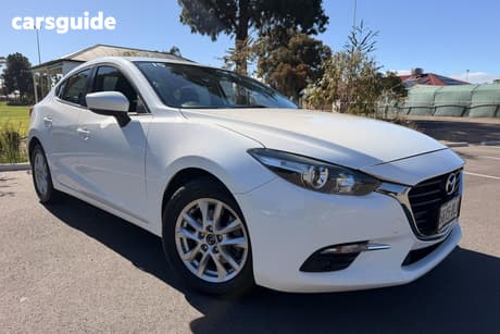 White 2016 Mazda 3 Sedan Maxx
