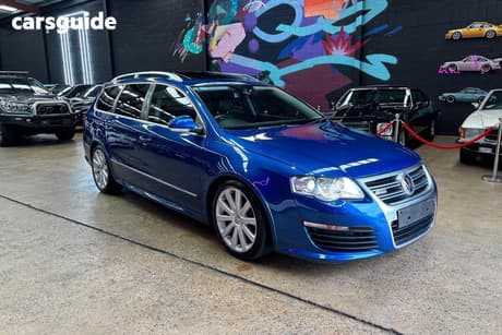Blue 2010 Volkswagen Passat Wagon R36