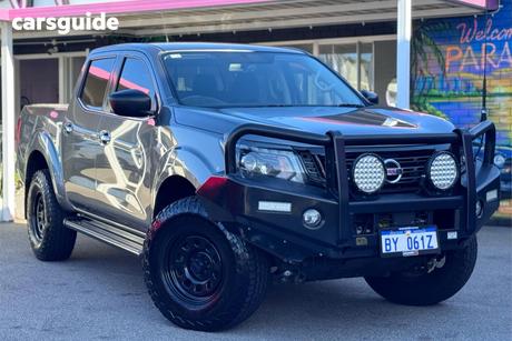 Grey 2020 Nissan Navara Dual Cab Pick-up St (4X4)