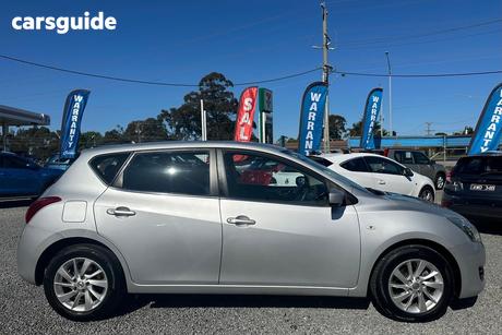Silver 2014 Nissan Pulsar Hatchback St
