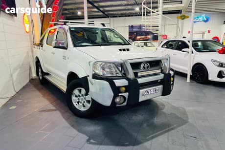 White 2010 Toyota Hilux Dual Cab Pick-up Sr5 (4X4)