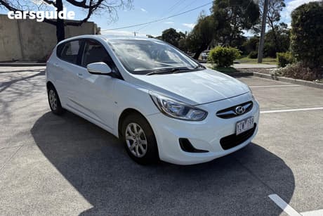 White 2011 Hyundai Accent Hatchback Active