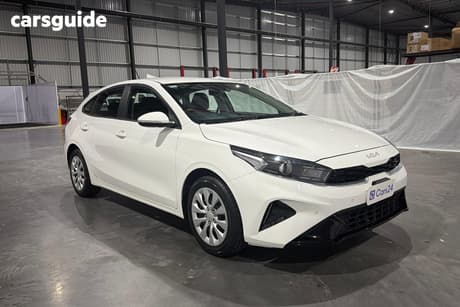 White 2023 Kia Cerato Hatchback S