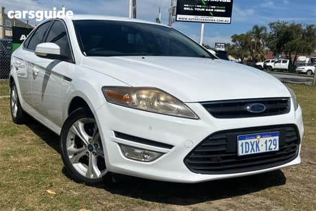 White 2011 Ford Mondeo Hatchback Titanium