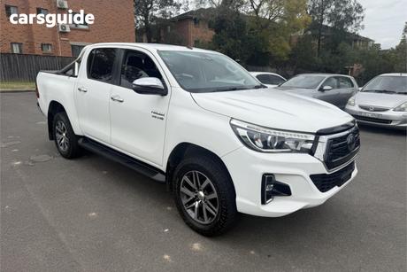 White 2020 Toyota Hilux Double Cab Pick Up Sr5 (4X4)