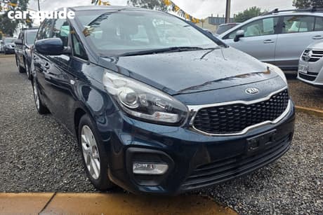 Blue 2017 Kia Rondo Wagon Si