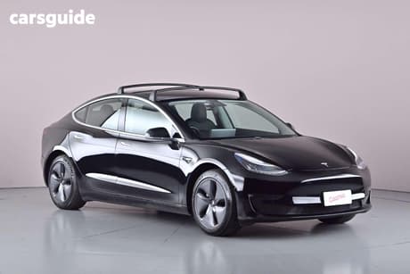 Black 2019 Tesla Model 3 Sedan Performance