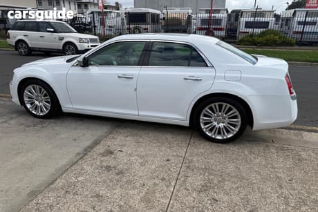 White 2014 Chrysler 300 Sedan C Luxury