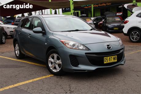 Grey 2012 Mazda 3 Hatchback Neo