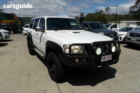 White 2013 Nissan Patrol Wagon St (4X4)