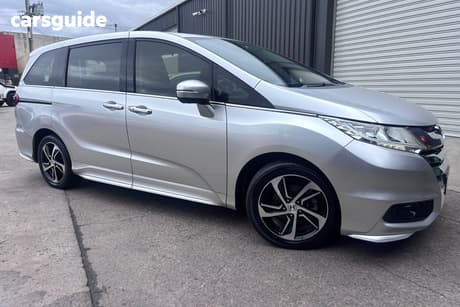 Silver 2014 Honda Odyssey Wagon Vti-L