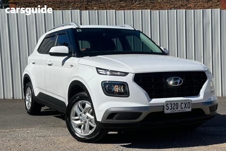 White 2023 Hyundai Venue Wagon