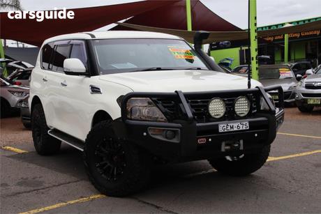 White 2013 Nissan Patrol Wagon St-L (4X4)