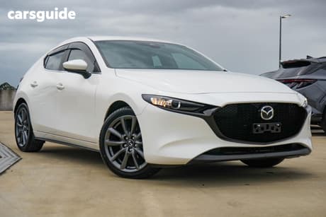 White 2021 Mazda 3 Hatchback G20 Evolve