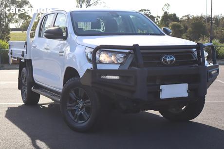White 2022 Toyota Hilux Double Cab Chassis Sr (4X4)