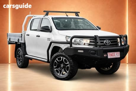 White 2017 Toyota Hilux Dual Cab Chassis Sr (4X4)