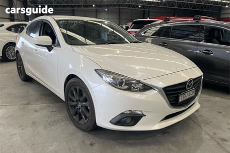 White 2015 Mazda 3 Sedan Maxx