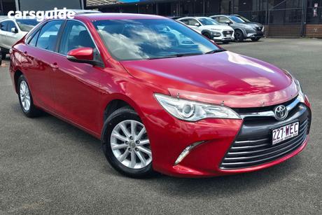 Red 2016 Toyota Camry Sedan Altise