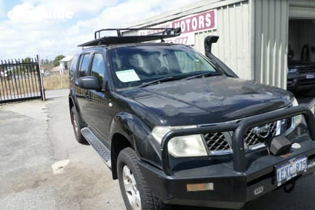 Black 2010 Nissan Pathfinder Wagon St (4X4)