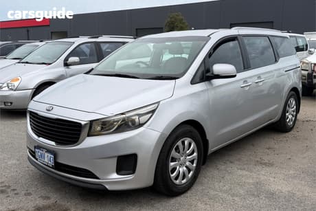 Silver 2018 Kia Carnival Wagon S