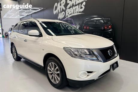 White 2016 Nissan Pathfinder Wagon St (4X2)