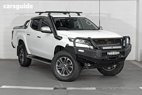 White 2020 Mitsubishi Triton Double Cab Pick Up Glx (4X4)