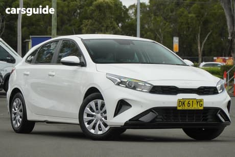 White 2024 Kia Cerato Hatchback S