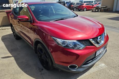 Red 2014 Nissan Qashqai Wagon St (4X2)