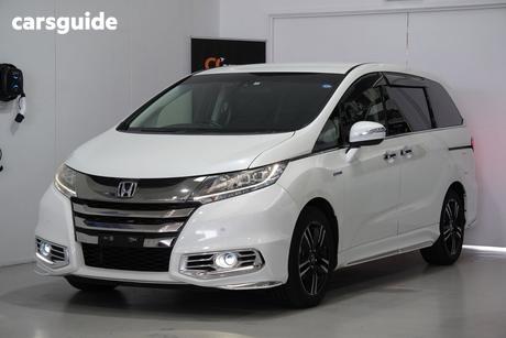 White 2016 Honda Odyssey Wagon (Hybrid)