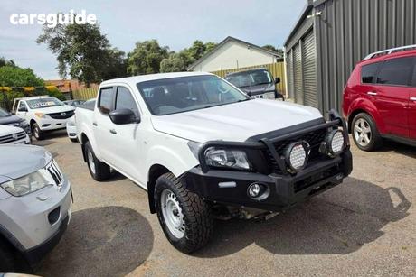 White 2021 Nissan Navara Dual Cab Pick-up Sl (4X2)