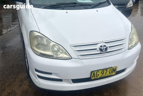 White 2005 Toyota Avensis Wagon Verso Glx