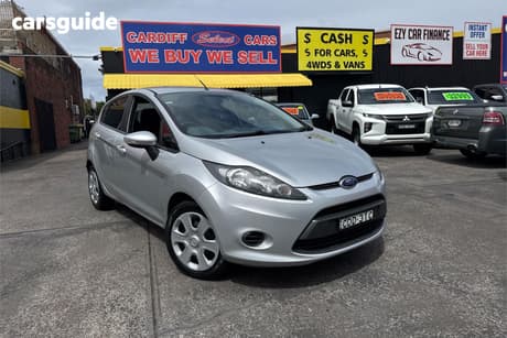 Silver 2011 Ford Fiesta Hatchback Cl